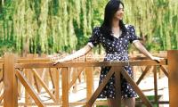 解锁春日白色裤子的多元高档穿搭